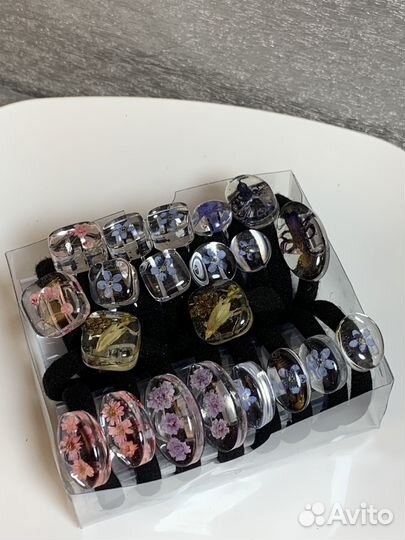 Резинка для волос из эпоксидной смолы с цветами