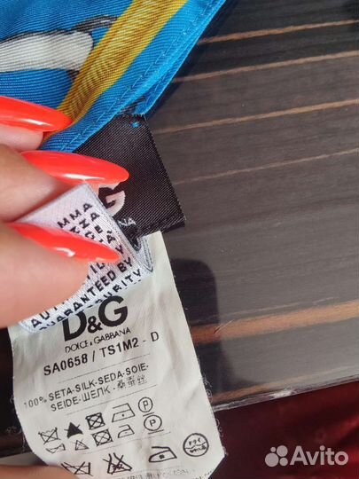 Платок из натурального шелка бренда Dolge gabbana