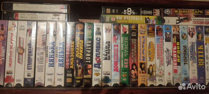 Cd диски Видеокассеты и двд проигрыватель караоке