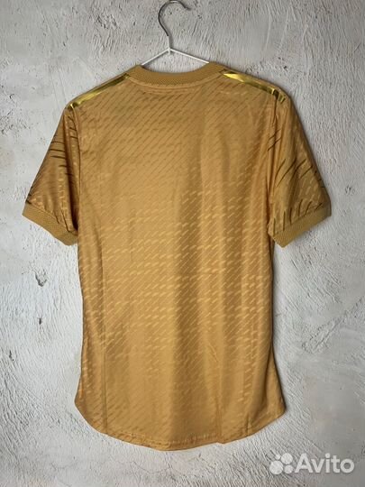 Футбольная форма Реал Мадрид 24/25 золотая