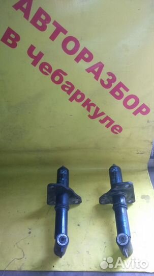 8D0807271 Кронштейн переднего бампера Audi A4
