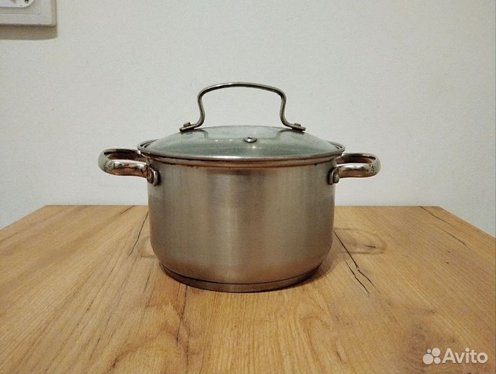 Посуда тарелки кастрюля форма для выпечки