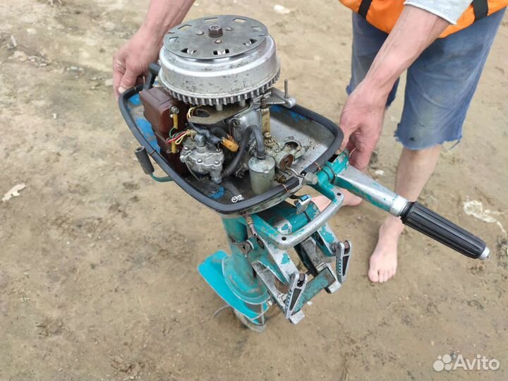 Лодочный мотор ветерок 8м