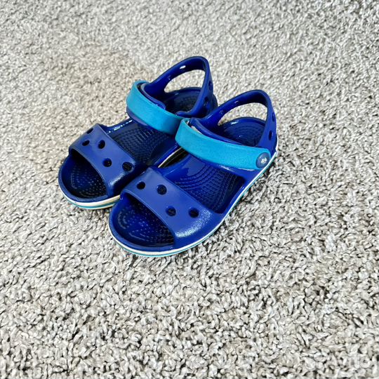 Сандалии crocs c8