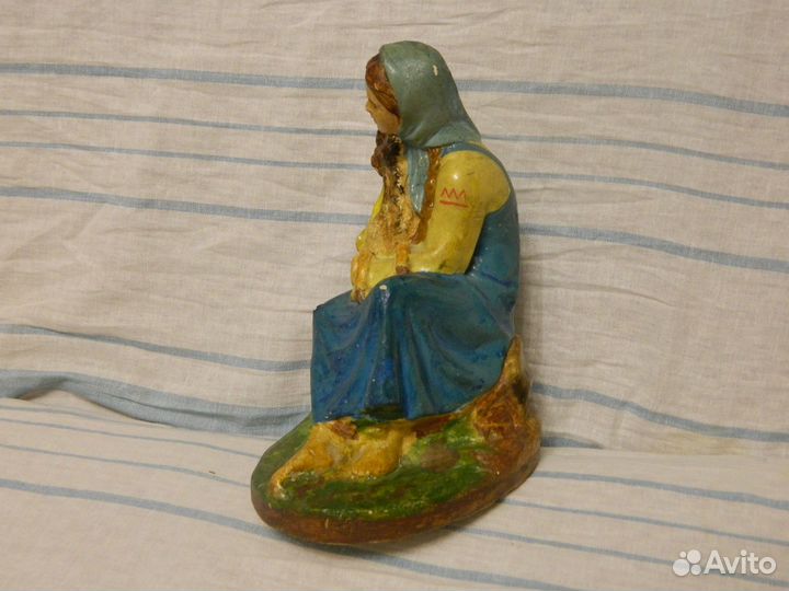 Статуэтка Аленушка с козленком