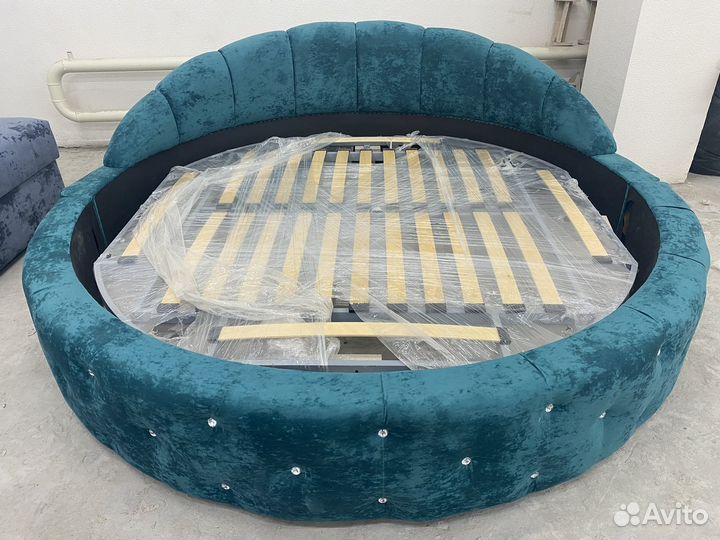 Круглая кровать для двоих взрослых