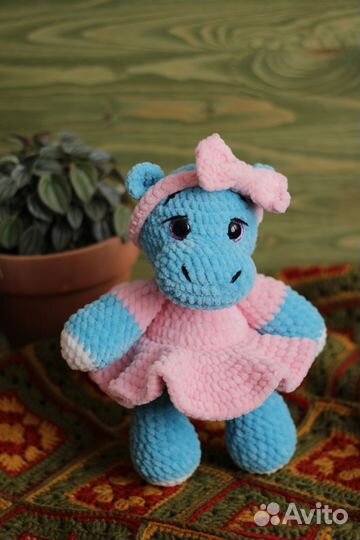 Вязаная игрушка Бегемотик балерина