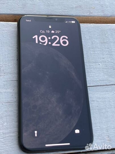 Телефон iPhone 10