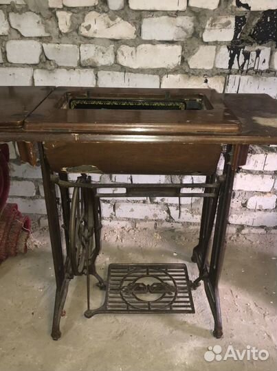 Швейная машина