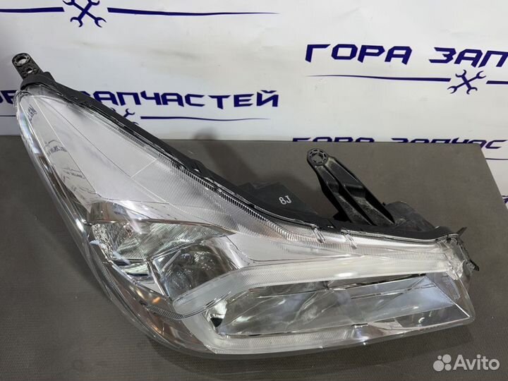 Фара Subaru Forester