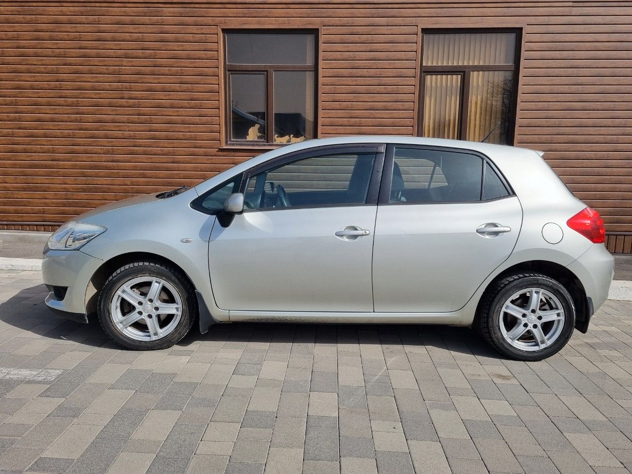 Toyota Auris: фото владельца