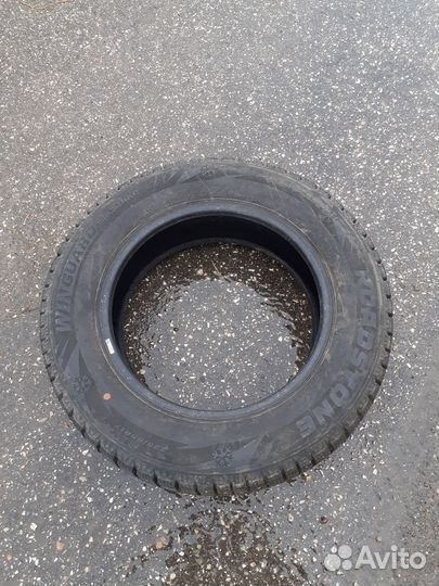 Roadstone Winguard WinSpike SUV 225/65 R17