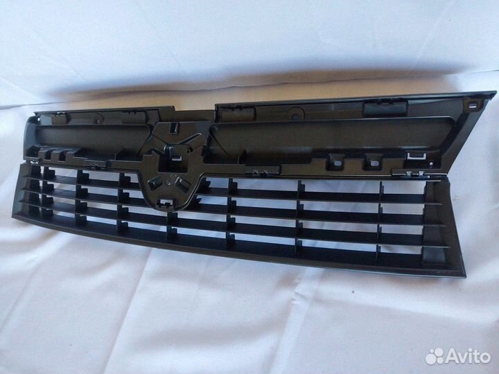 Решетка радиатора Renault Duster
