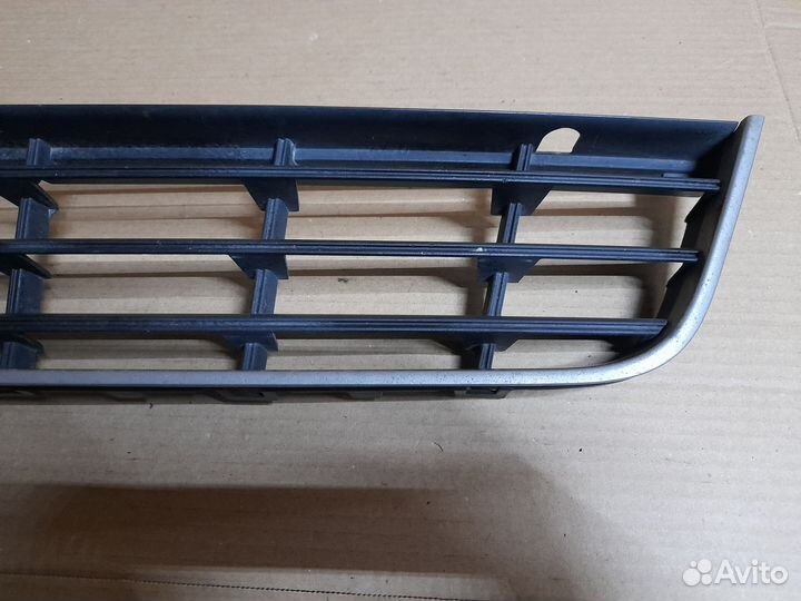 Решетка бампера передняя Volkswagen Passat B6