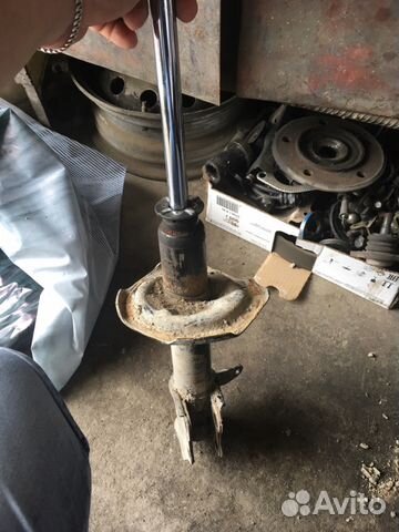 Стойки задние мазда 323 и протеже