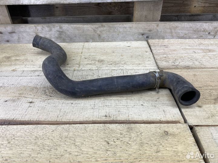 Патрубок системы охлаждения Ford Focus II