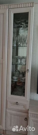 Шкаф витрина
