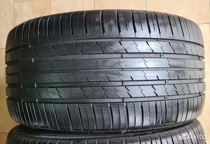 Tracmax X-Privilo RS01+ 275/40 R20 и 315/35 R20