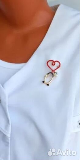 Броши медицинские. Листайте