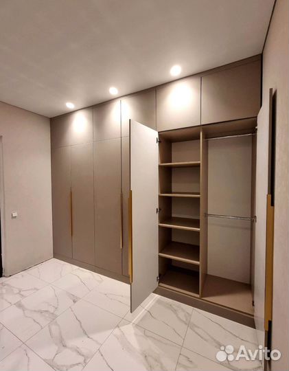 Распашной шкаф на заказ