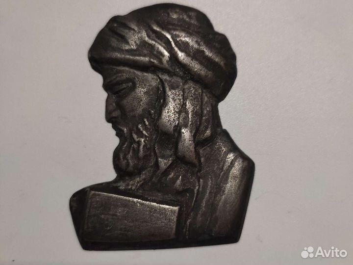 Барельеф. Металл. Литьë