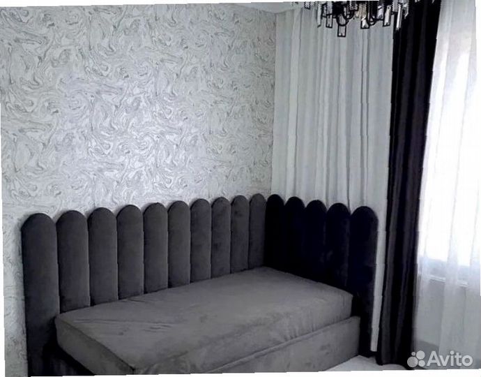 Детская кровать с мягкой спинкой