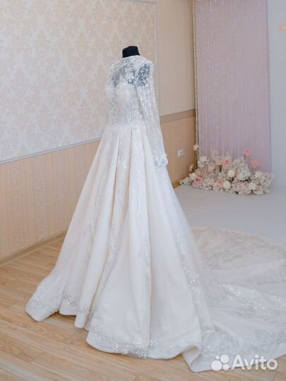Свадебное платье