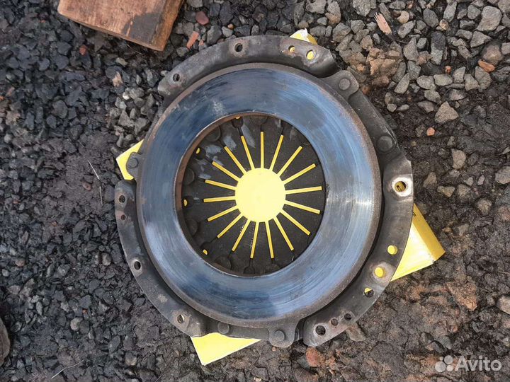 Корзина сцепления Nissan