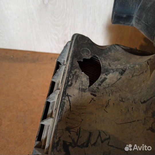 Корпус воздушного фильтра Volvo S80 (1998-2003)