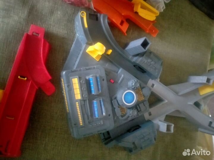 Игрушка динозавр с пультом