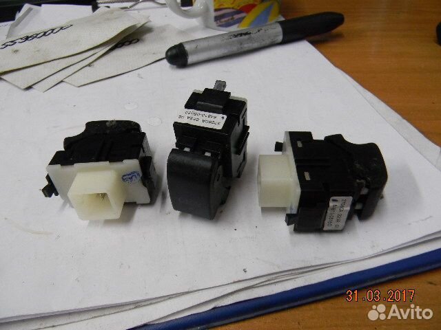 Кнопка стеклоподъемника Toyota Avensis 2 2005