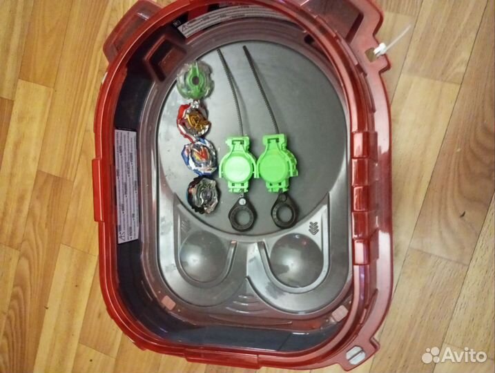 Книги и игрушки