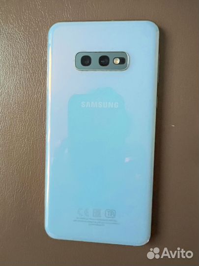 Samsung Galaxy S10e, 6/128 ГБ