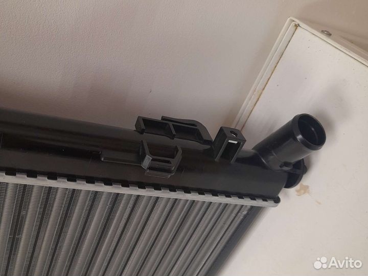 Радиатор охлаждения KIA Rio Solaris 17