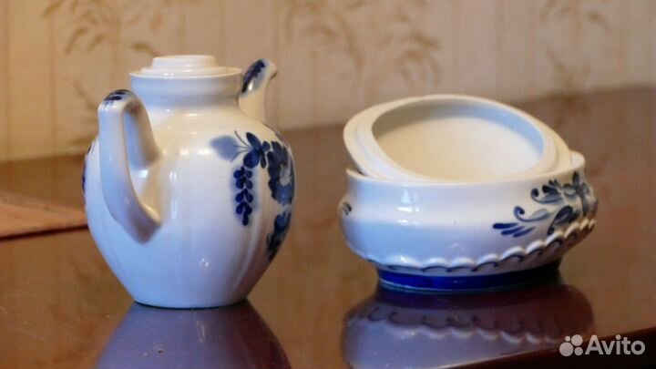 Заварочный чайник и конфетница из фарфора, произво