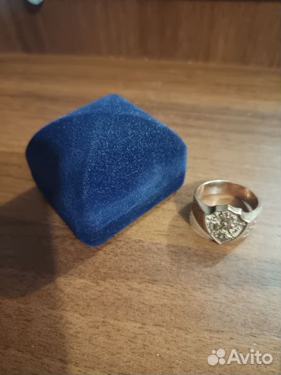 Перстень позолоченный