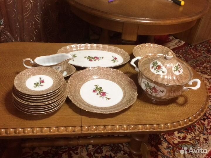 Столовый сервиз новый)