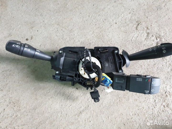 Подрулевой переключатель Renault Duster H4M 2016