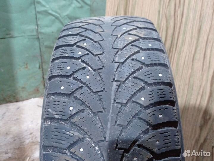Nokian Tyres Hakkapeliitta 4 215/5 R16