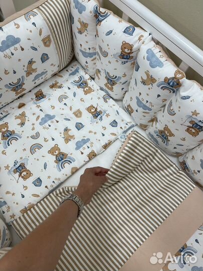 Комплект в кроватку новый