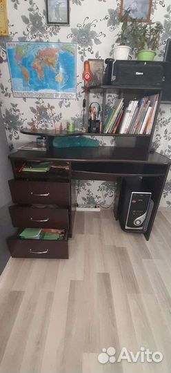 Стол компьютерный