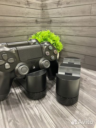 Док станция для геймпадов Sony PS4