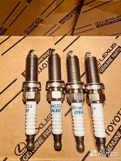 Комплект свечей зажигания Toyota Camry 70 RAV4 2.0