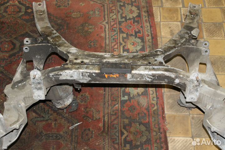 BMW Е60 Передний подрамник 31116782458