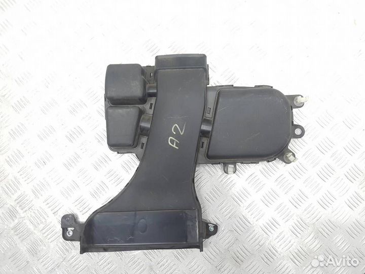 1775031050 Воздухозаборник Lexus RX