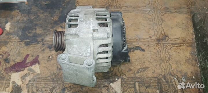 Продам генератор на форд фокус 3