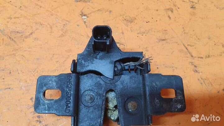 Замок капота (с датчиком) правый Land Rover