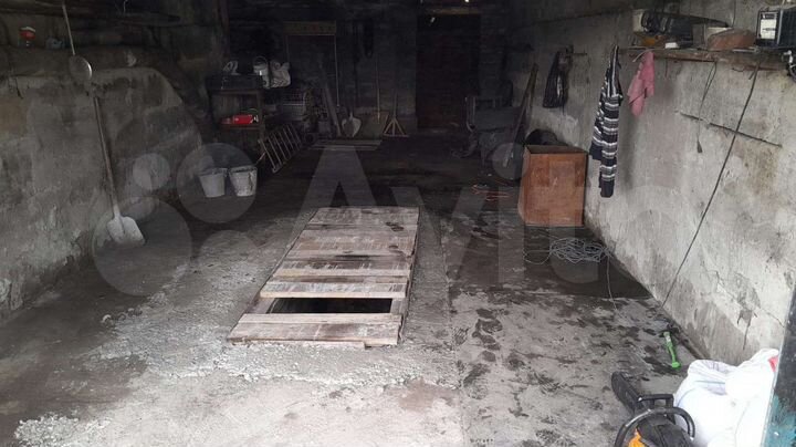 Гараж, > 30 м²