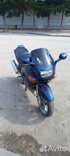 Продам кавасаки zzr 400-2