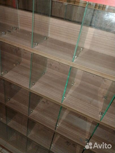 Шкаф витрина